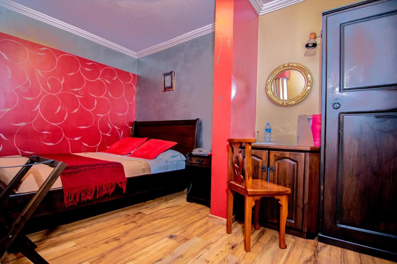 Hotel Morenica Del Rosario 4*